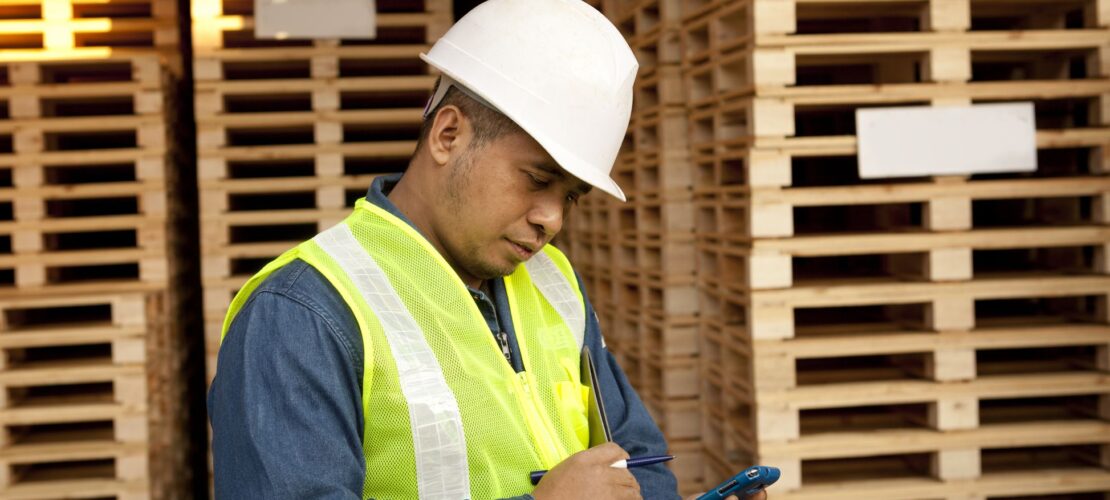warehouse worker mobile phone training